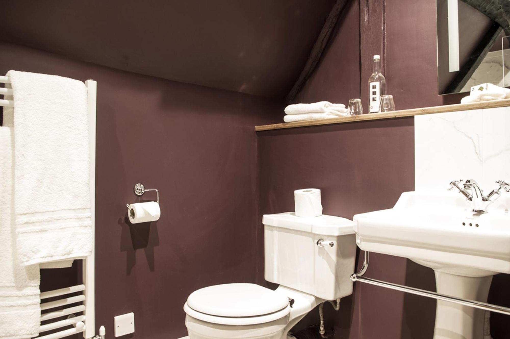The Greyhound Inn Уонтейдж Экстерьер фото