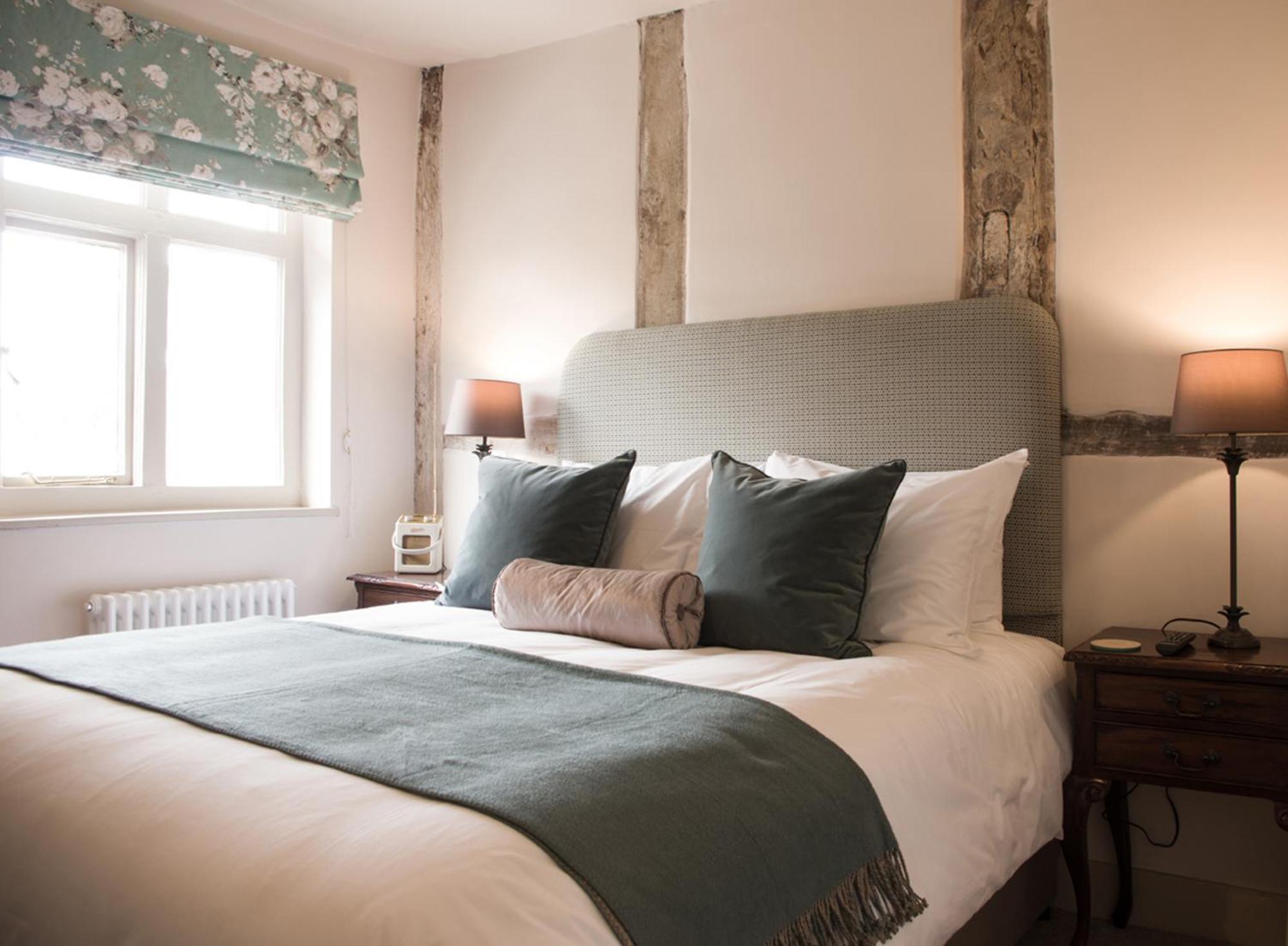 The Greyhound Inn Уонтейдж Экстерьер фото